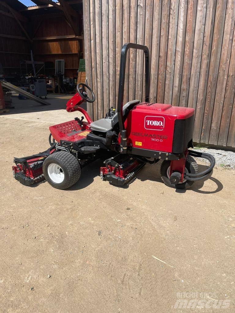Toro 3100-D Három késhengeres fűnyírók