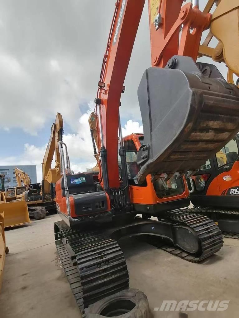 Doosan DX 140 Lánctalpas kotrók