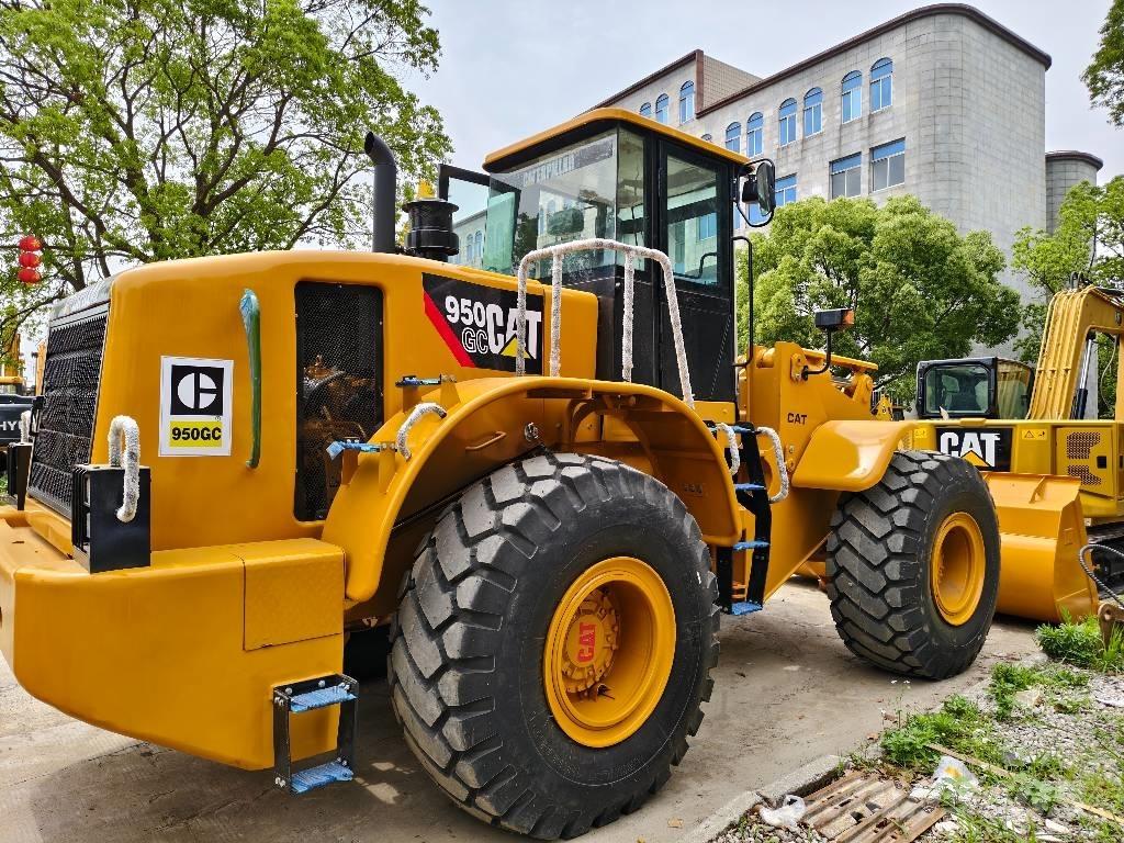 CAT 950 GC Gumikerekes homlokrakodók