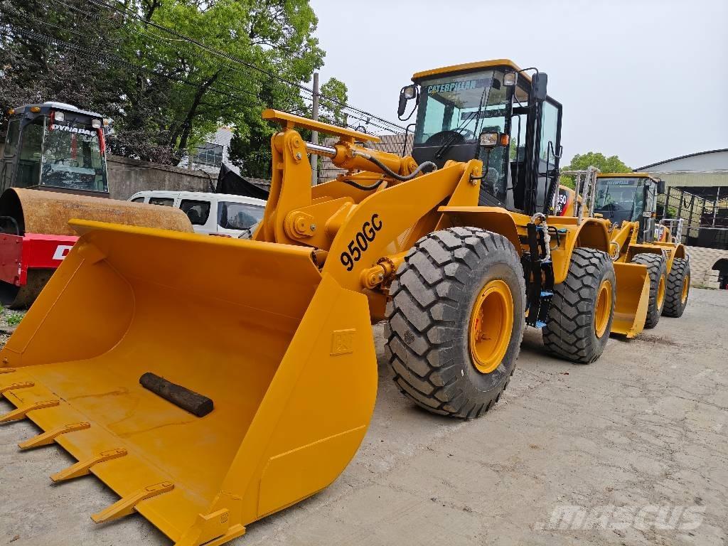 CAT 950 GC Gumikerekes homlokrakodók