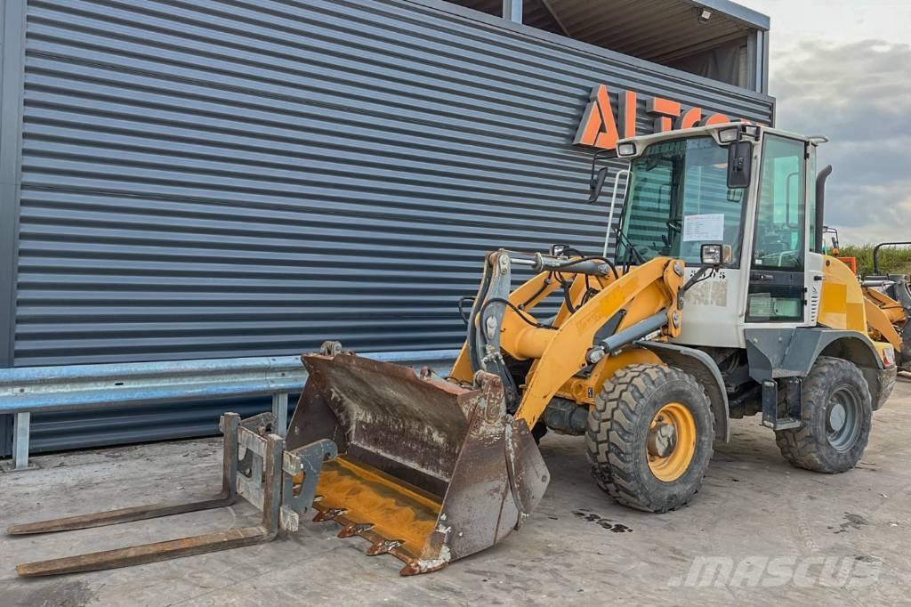 Liebherr L 506 Gumikerekes homlokrakodók