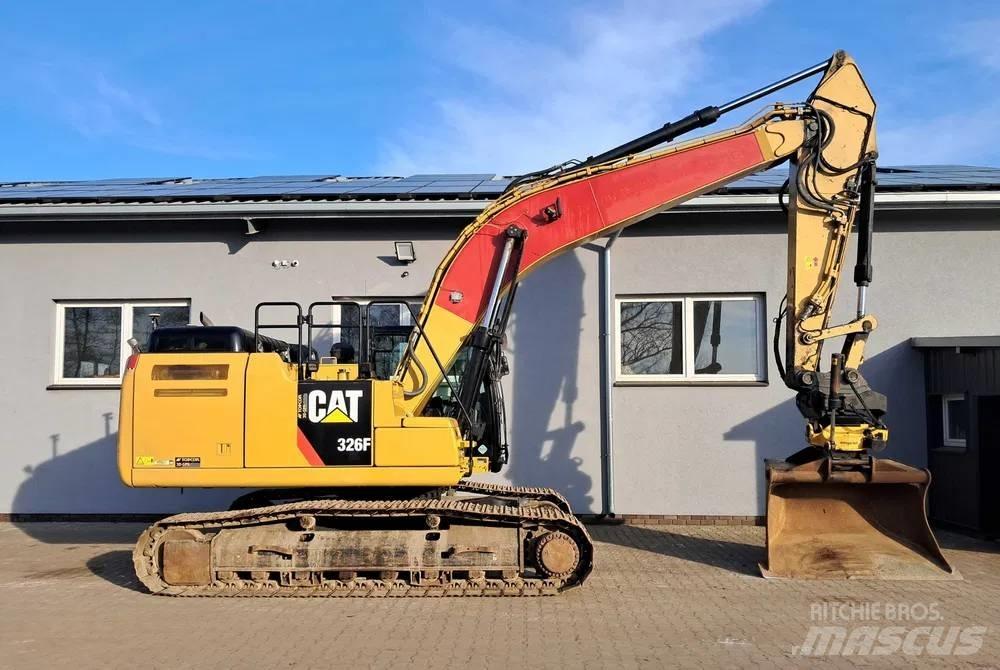 CAT 326 F L Lánctalpas kotrók