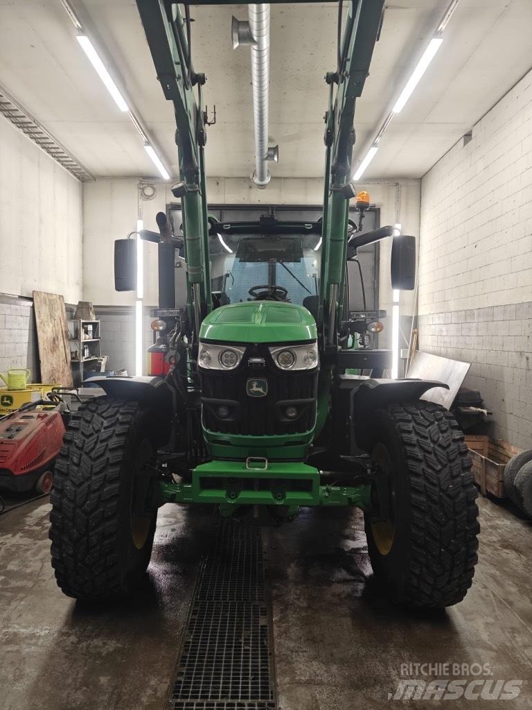 John Deere 6155 R Traktorok