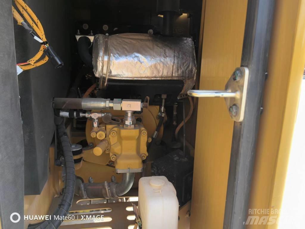 CAT 307 Mini kotrók < 7t