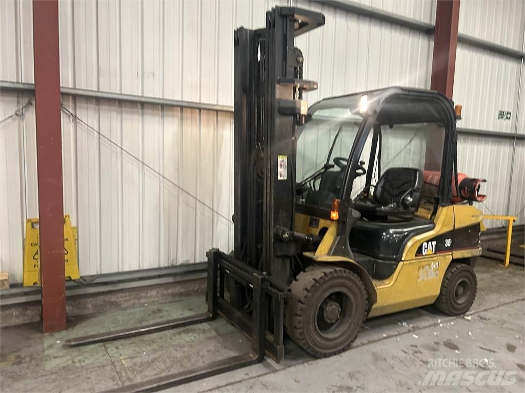 CAT GP35N Gázüzemű targoncák