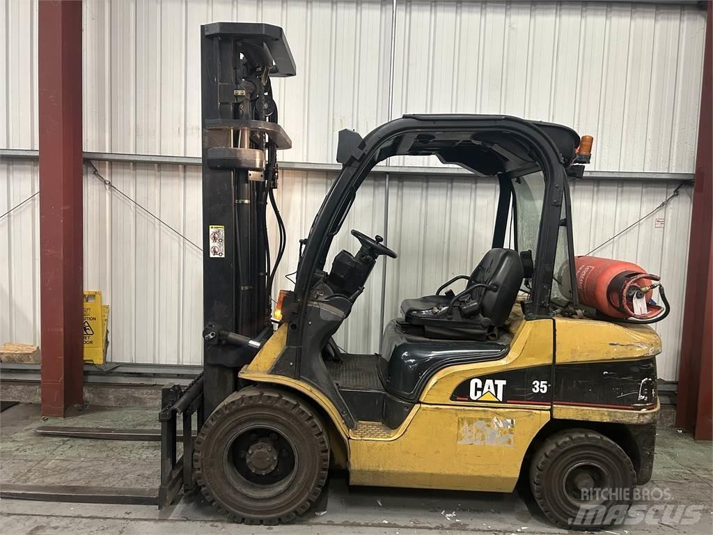 CAT GP35N Gázüzemű targoncák