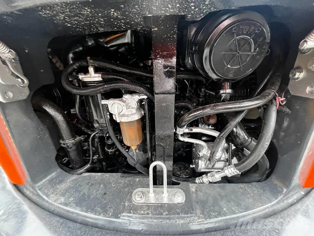 Hitachi ZX 50 U Mini kotrók < 7t