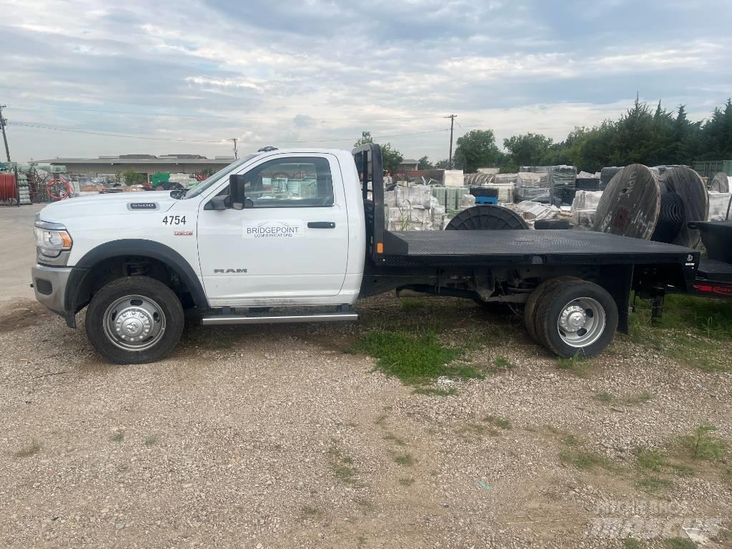 RAM 5500 Platós / Ponyvás teherautók