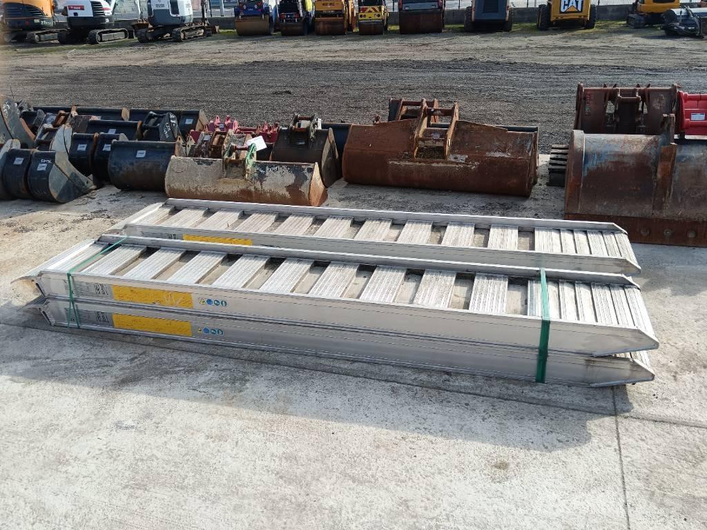  Definitive CLM Haszonjárművek - Egyéb