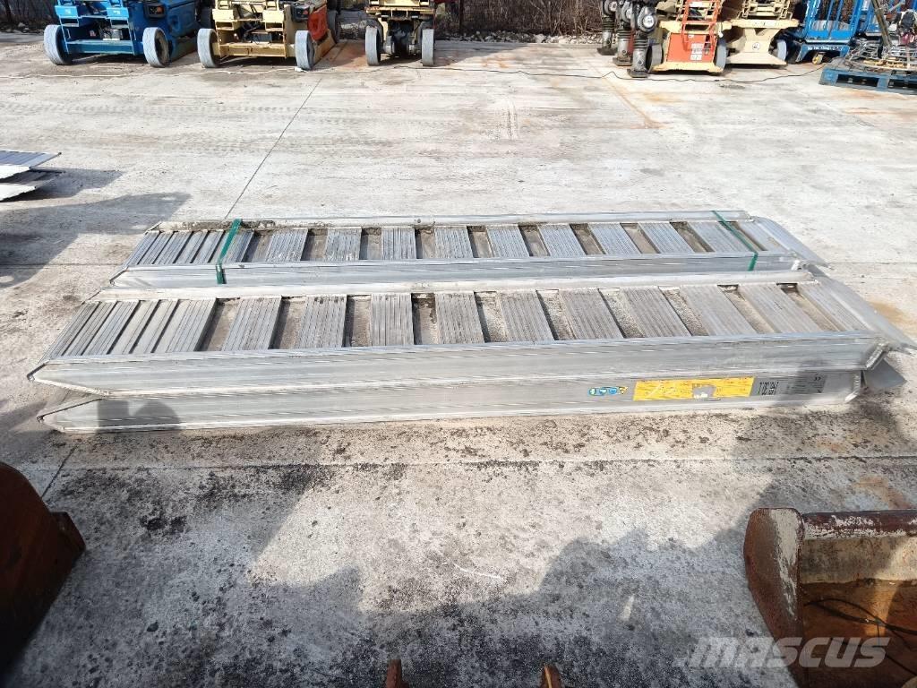  Definitive CLM Haszonjárművek - Egyéb