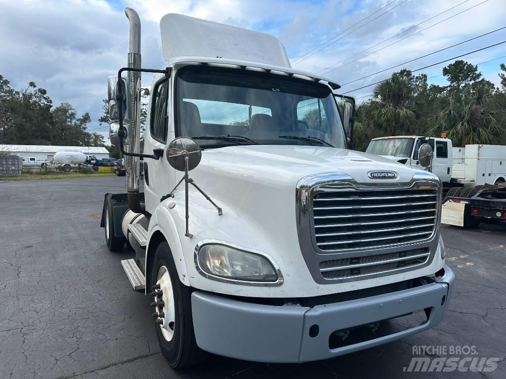 Freightliner M2 112 Nyergesvontatók