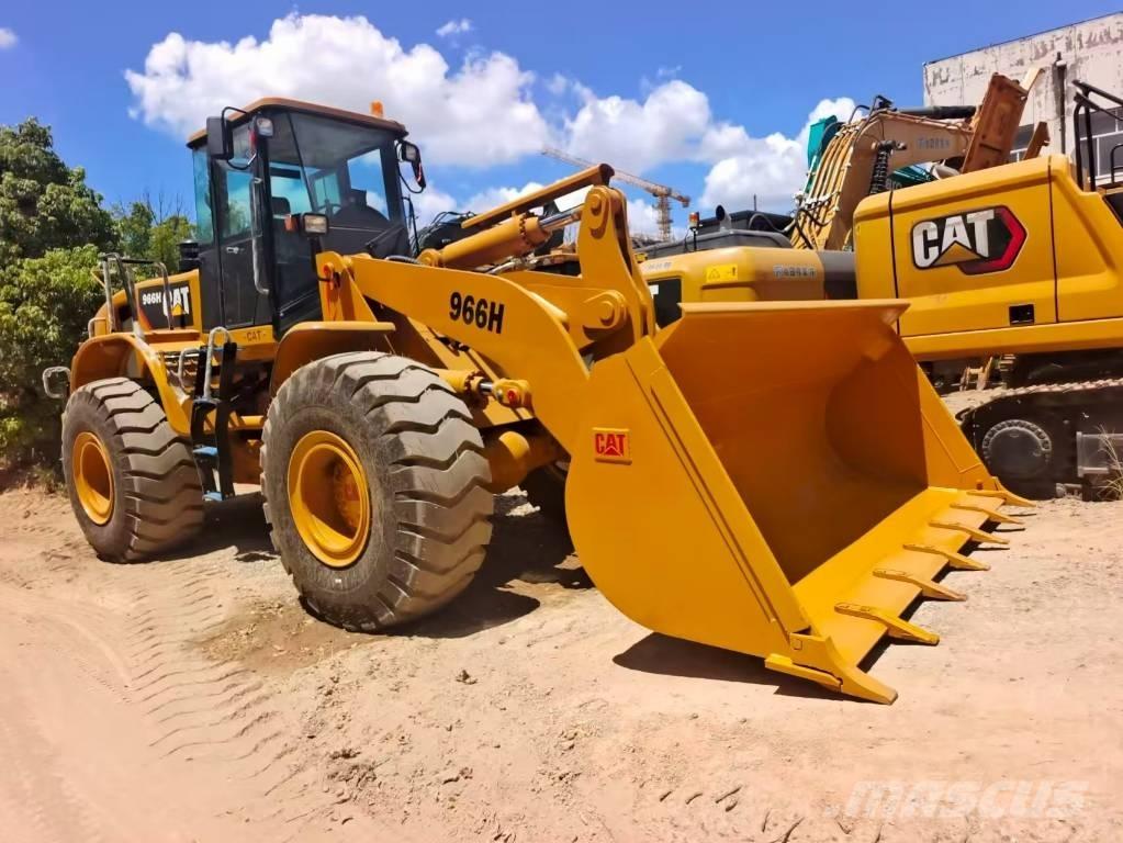 CAT 966 H Gumikerekes homlokrakodók