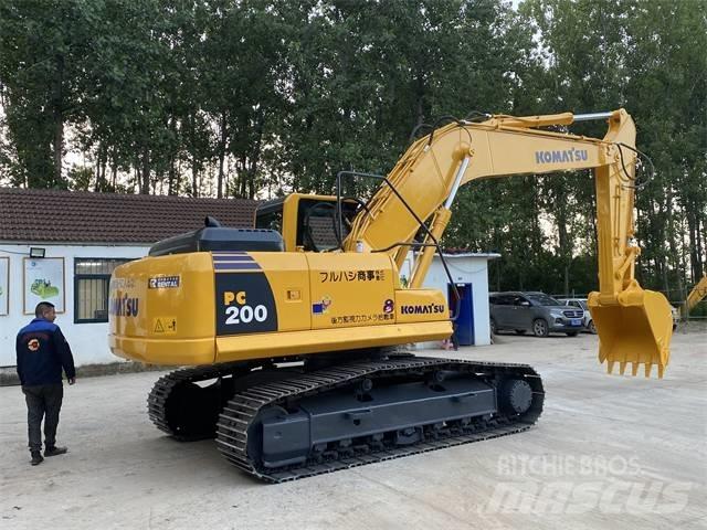 Komatsu PC200-8 Lánctalpas kotrók