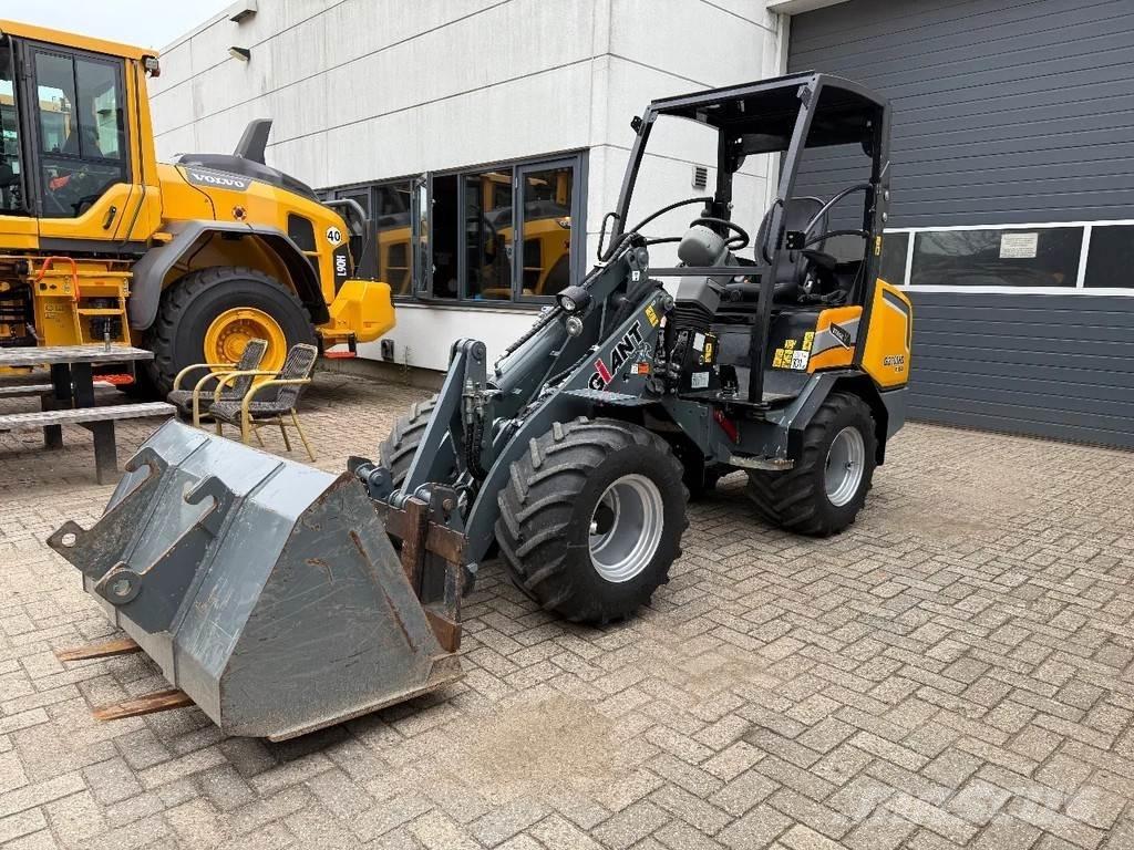 GiANT G2700 Gumikerekes homlokrakodók