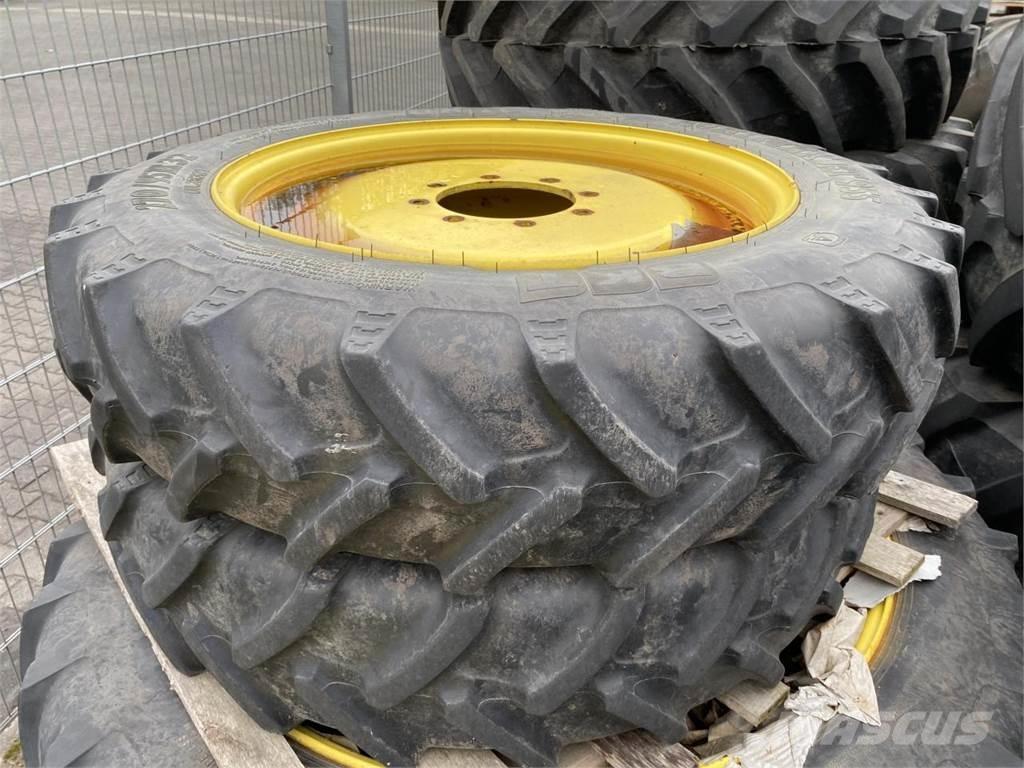 BKT 270/95R32 Gumiabroncsok, kerekek és felnik