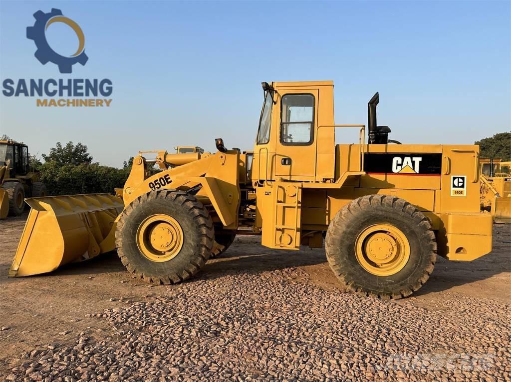 CAT 950 E Gumikerekes homlokrakodók