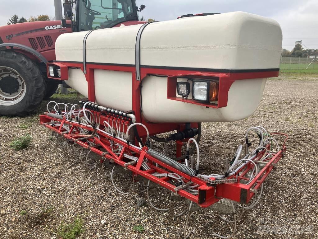  Agrovo 3000 liter Rögzített trágyaszórók