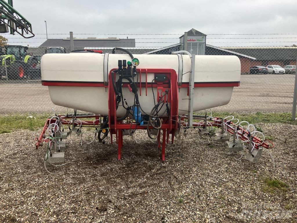  Agrovo 3000 liter Rögzített trágyaszórók