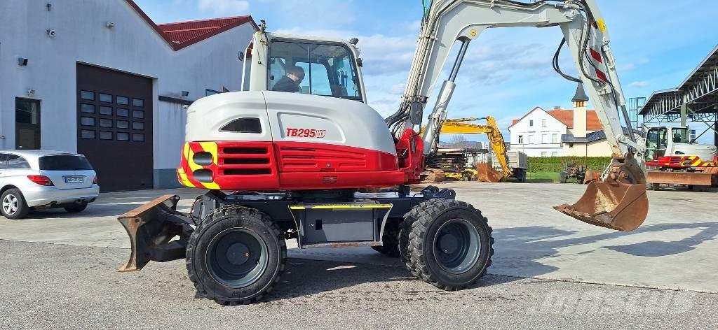 Takeuchi TB 295W Gumikerekes kotrók