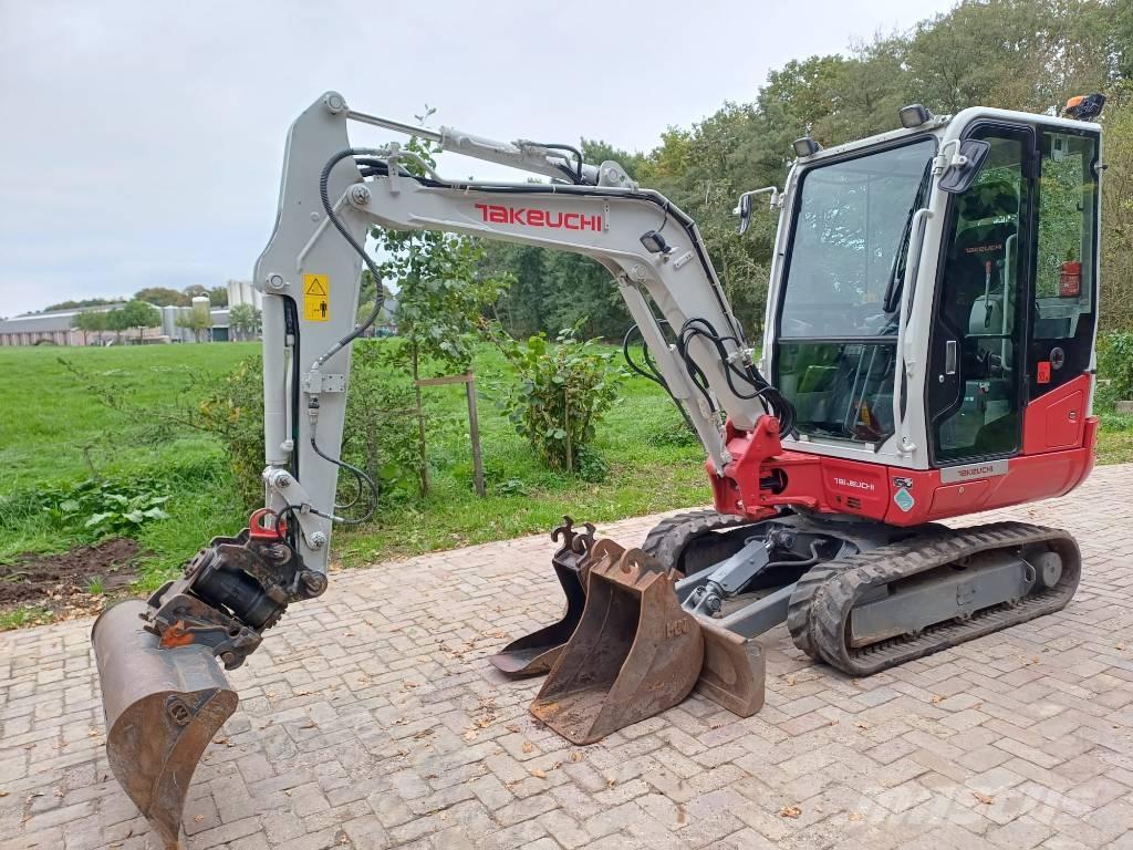 Takeuchi TB 230 Mini kotrók < 7t