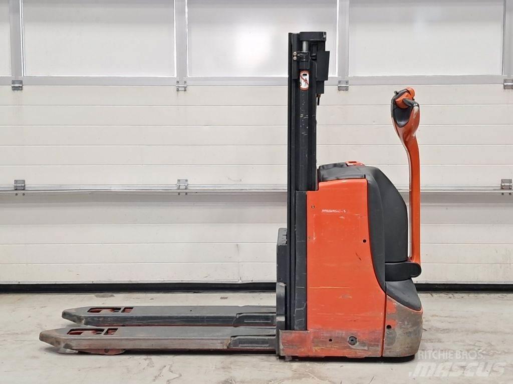 Linde D08 Gyalogkíséretű targonca