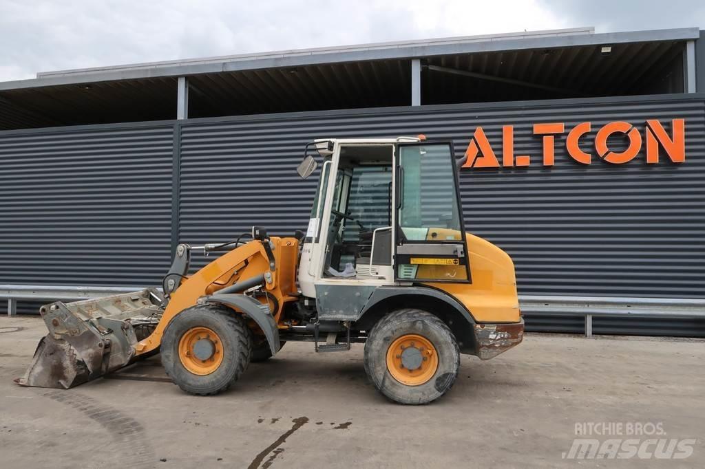 Liebherr L 506 Gumikerekes homlokrakodók