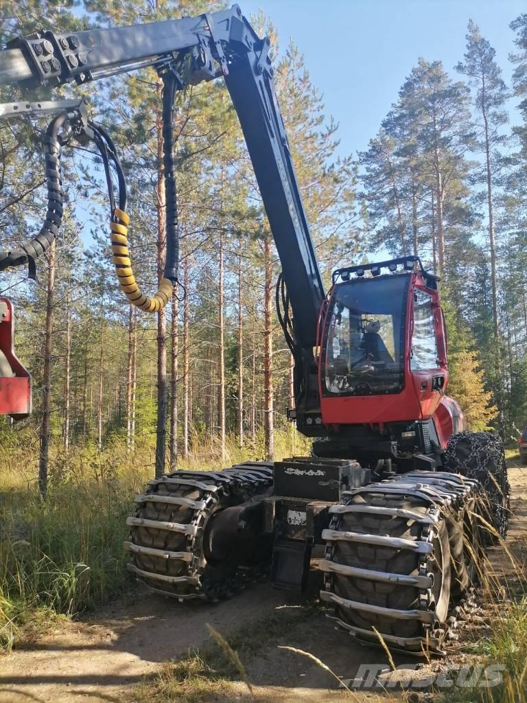 Komatsu 901 Betakarítók