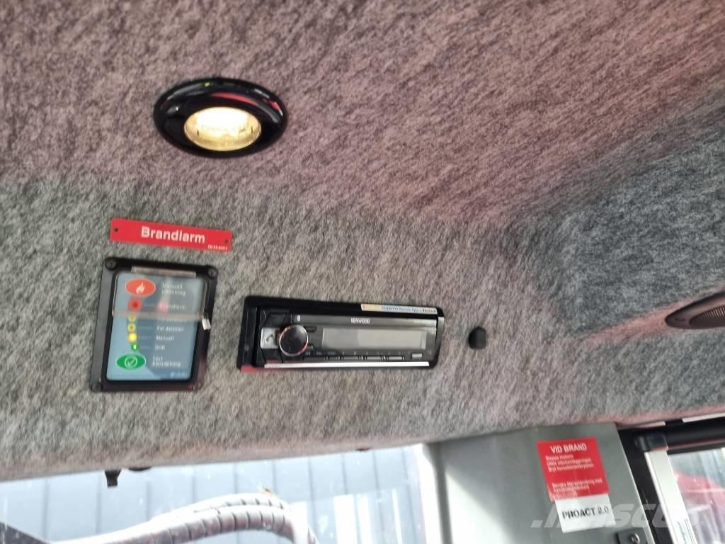 Komatsu 931 XC Betakarítók