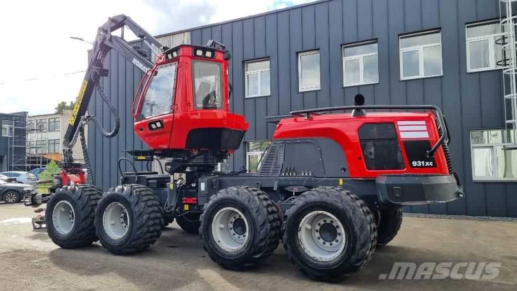 Komatsu 931 XC Betakarítók