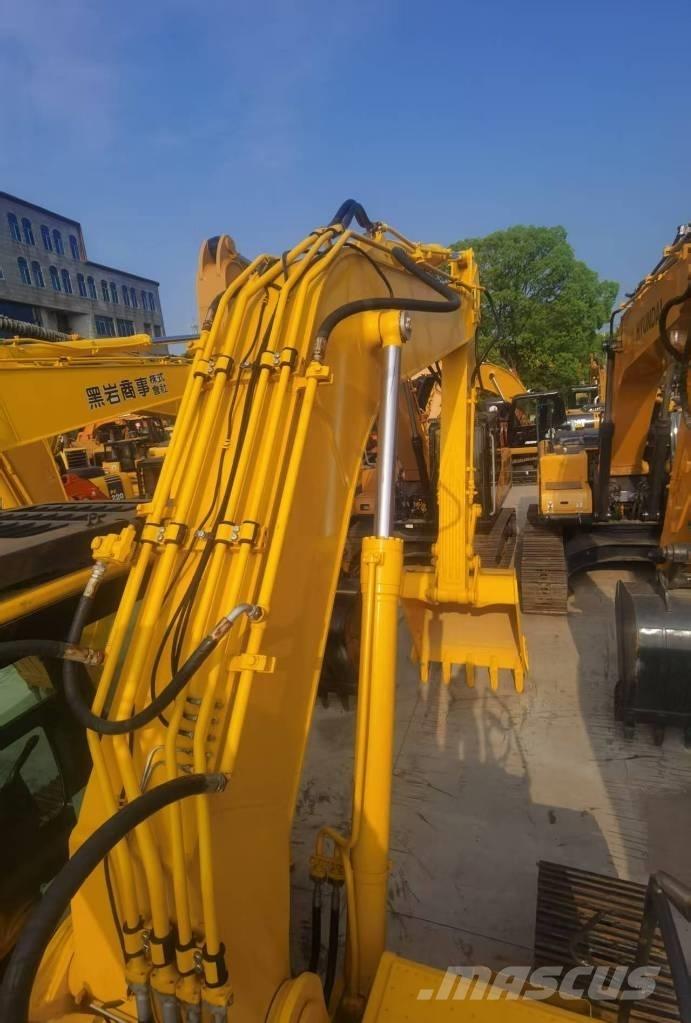 Komatsu PC 220-8 Lánctalpas kotrók