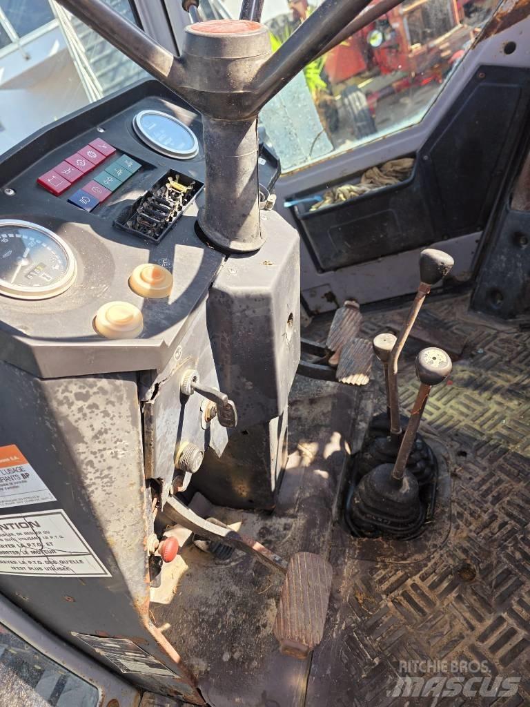 Massey Ferguson 690 Traktorok