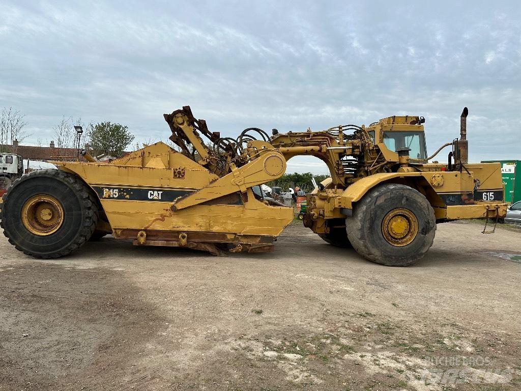 CAT 615 Földnyesők (szkréperek)