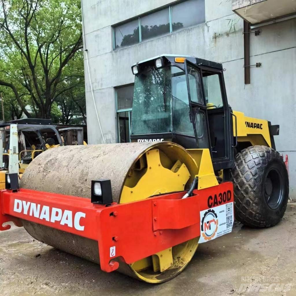 Dynapac CA30D Egydobos hengerek