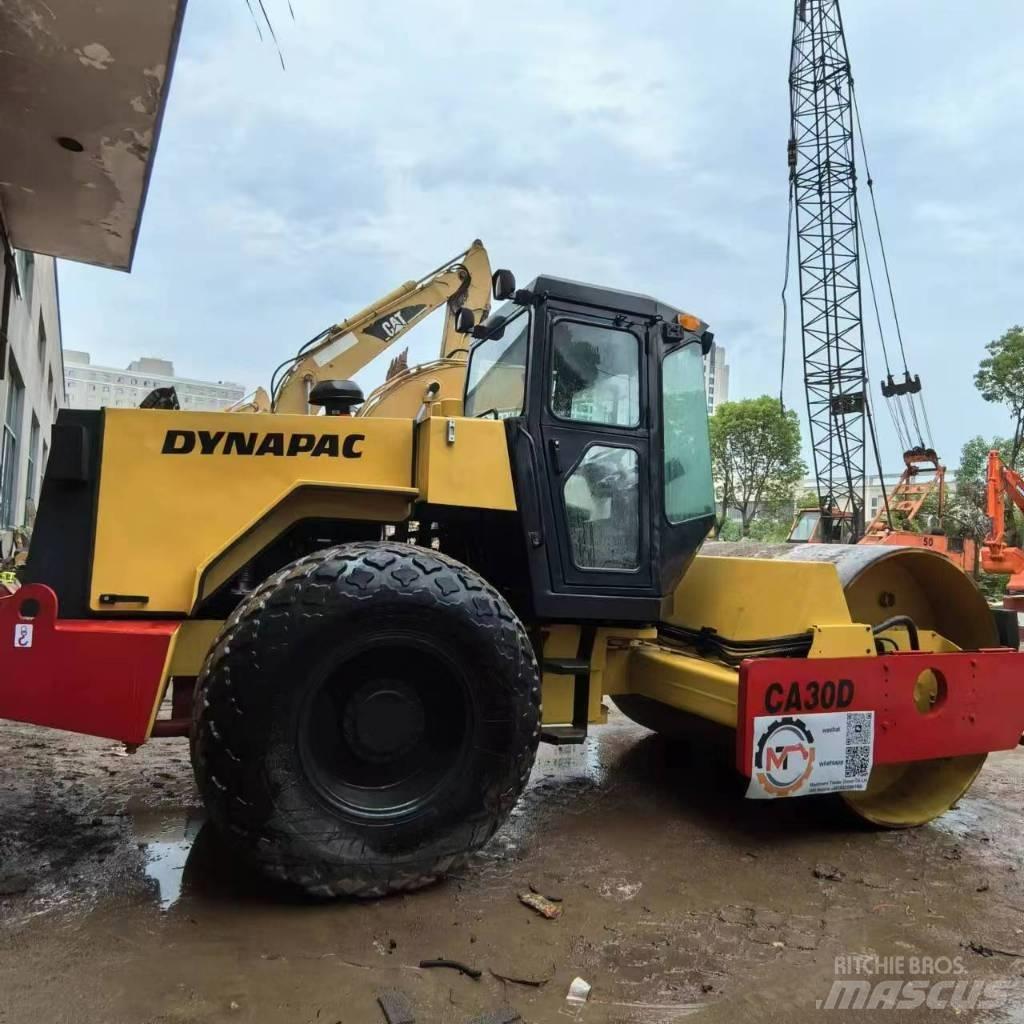Dynapac CA30D Egydobos hengerek