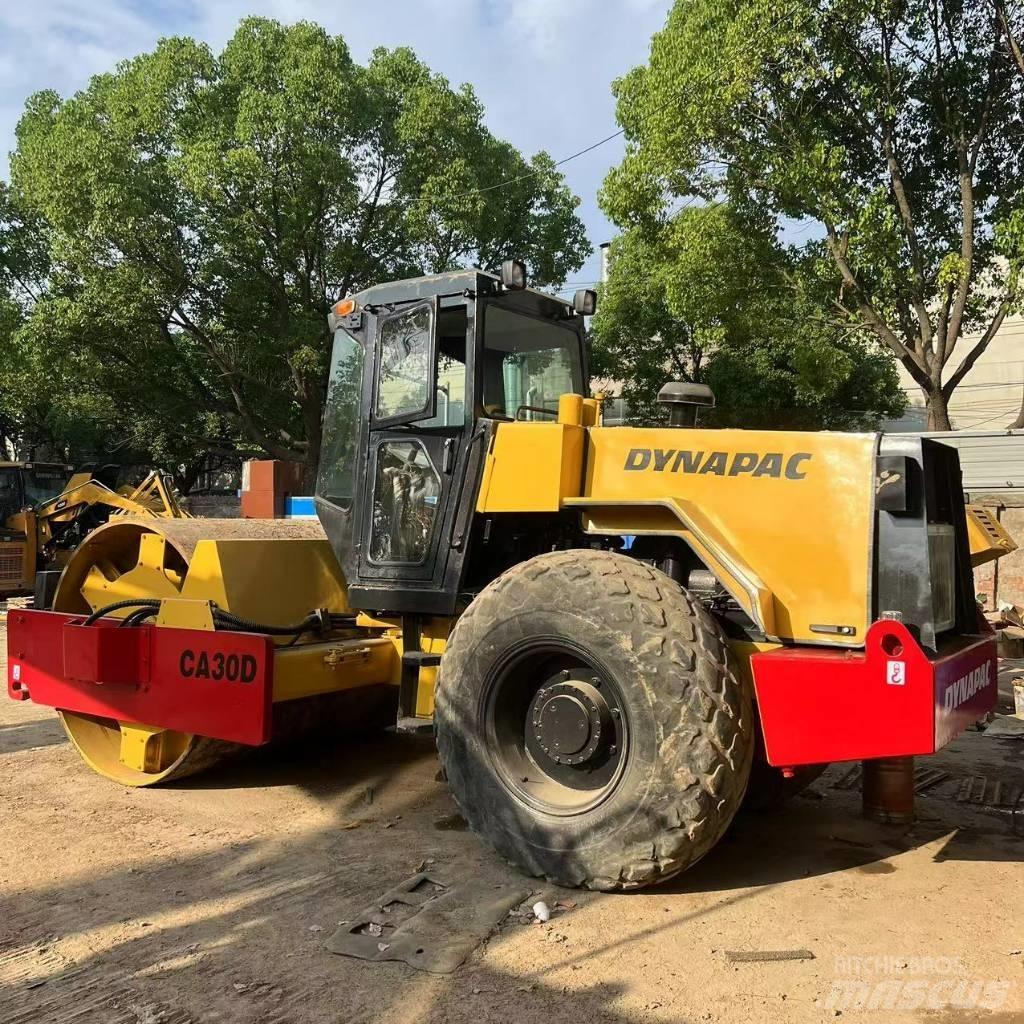 Dynapac CA30D Egydobos hengerek