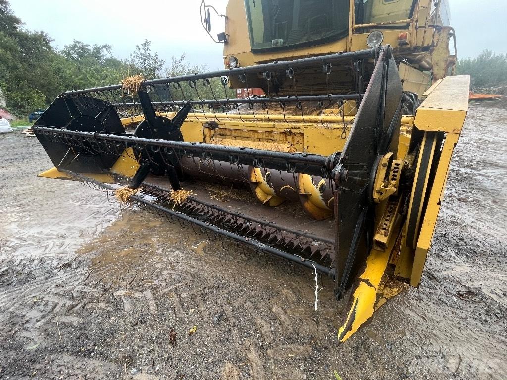 New Holland T56 Kombájnok