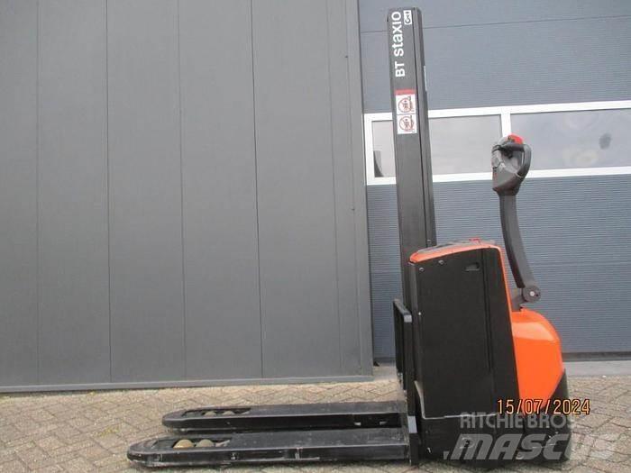BT SWE 080L Gyalogkíséretű targonca