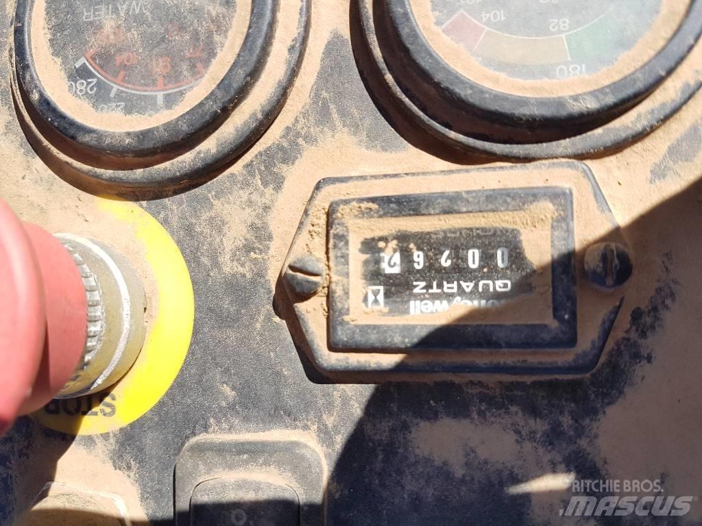 Volvo PT 125 Pneumatikus kerekes hengerek