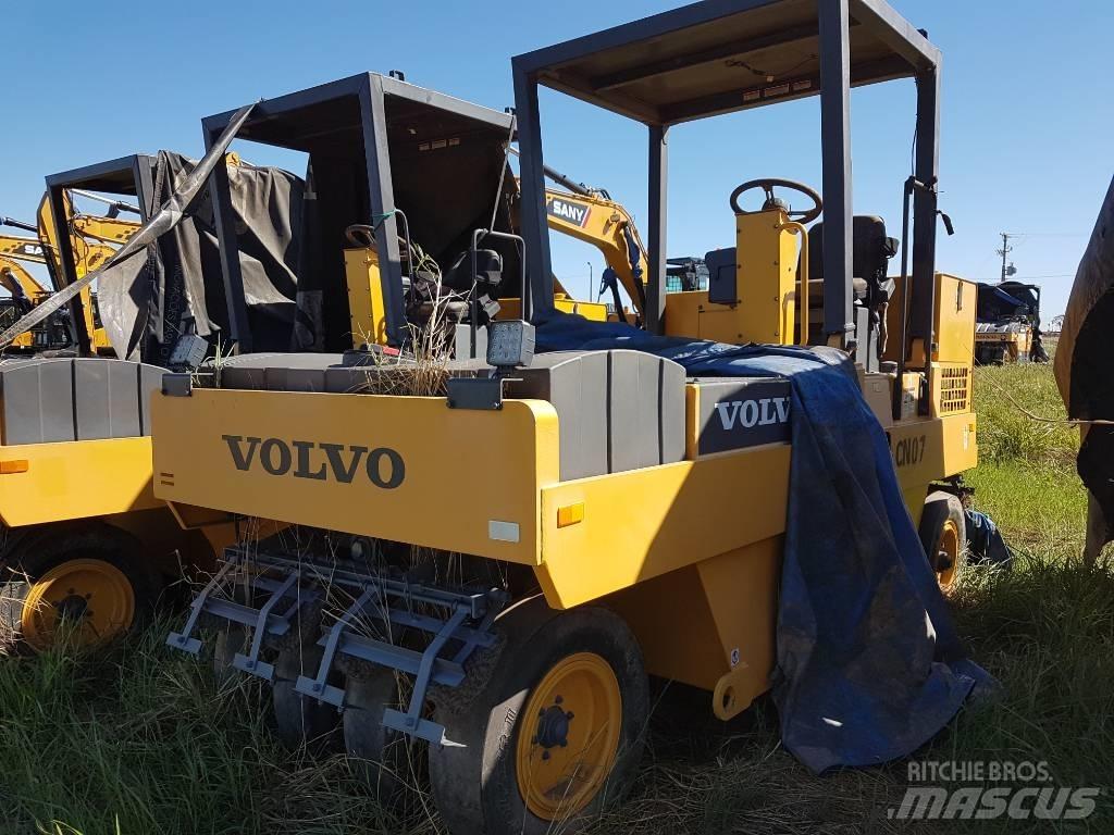 Volvo PT 125 Pneumatikus kerekes hengerek