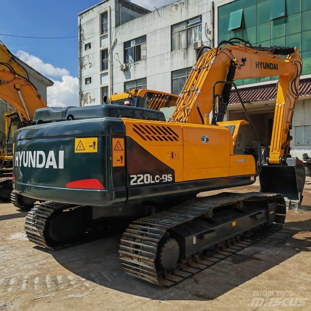 Hyundai R220LC-9S Lánctalpas kotrók