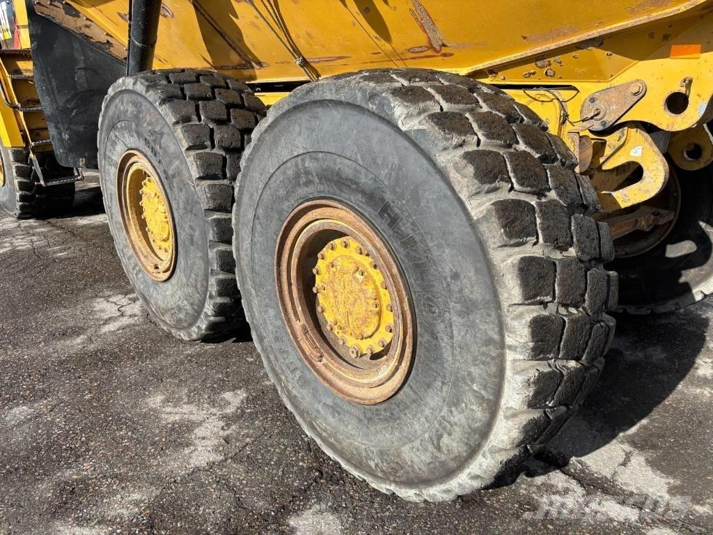 CAT 730 C2 (Tailgate) Csuklósdömperek