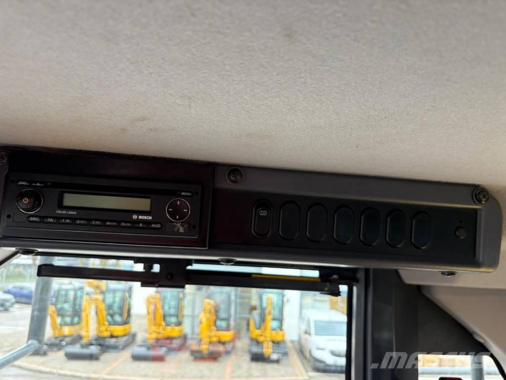 Komatsu WA380-8 Gumikerekes homlokrakodók