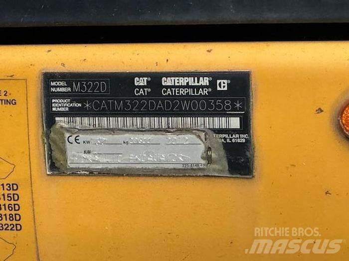 CAT M 322 D Gumikerekes kotrók