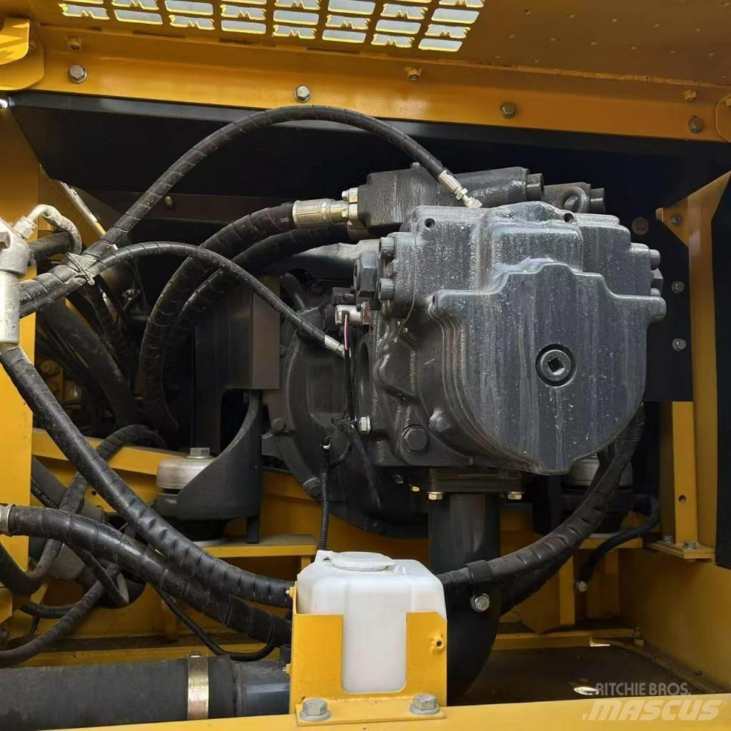 Komatsu 450 Lánctalpas kotrók