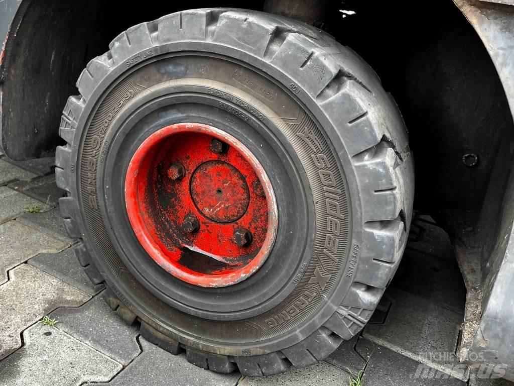 Linde P 250 Vontatótargonca