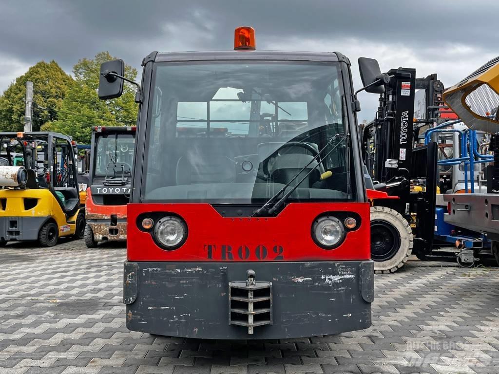Linde P 250 Vontatótargonca