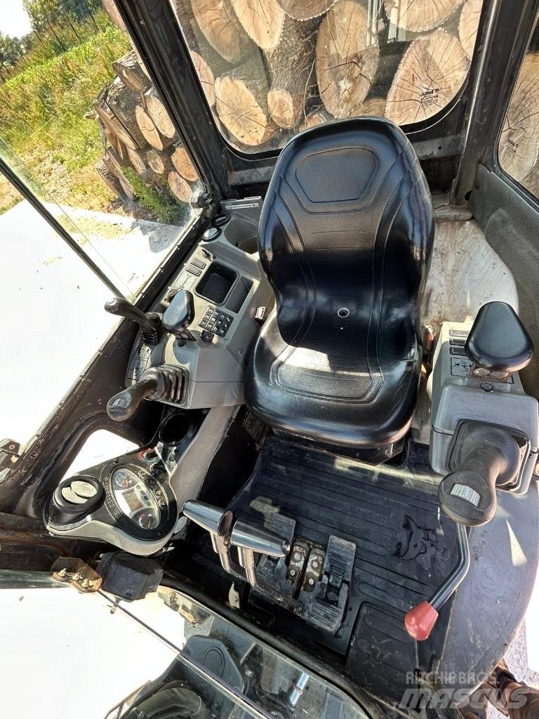 Bobcat E 25 Mini kotrók < 7t