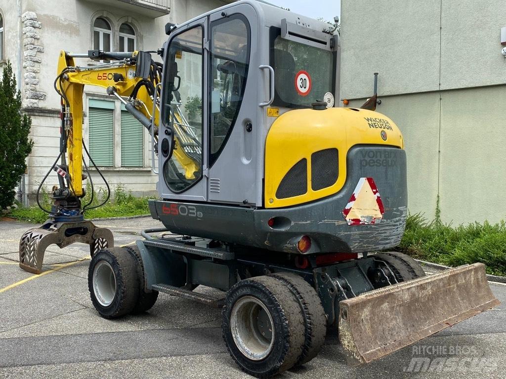 Neuson 6503 WD Gumikerekes kotrók