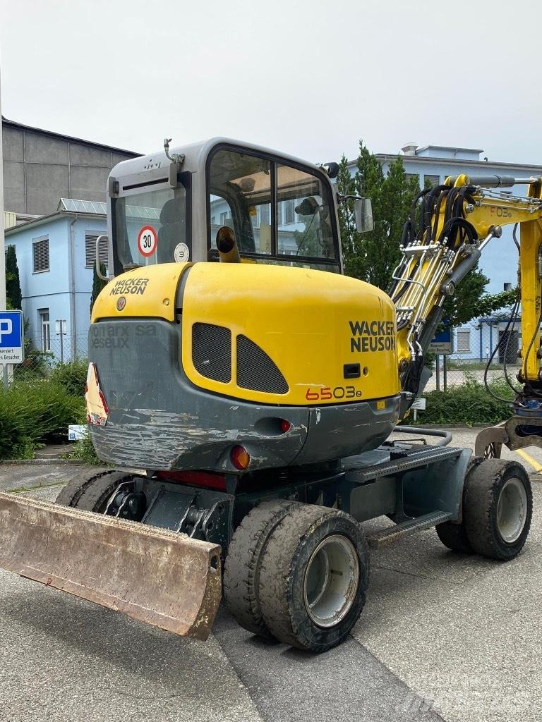 Neuson 6503 WD Gumikerekes kotrók