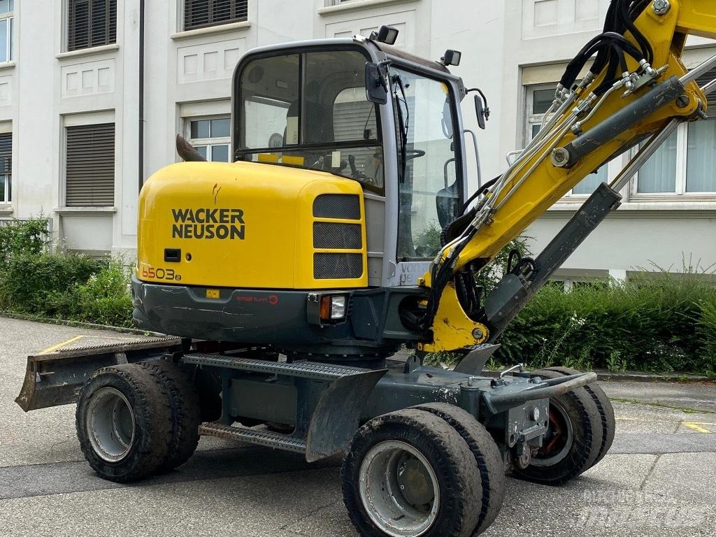 Neuson 6503 WD Gumikerekes kotrók